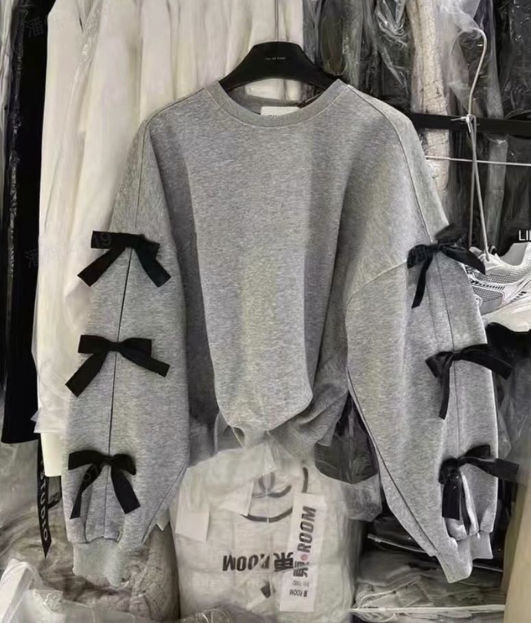 Daisy Bow Grey Sweatshirt