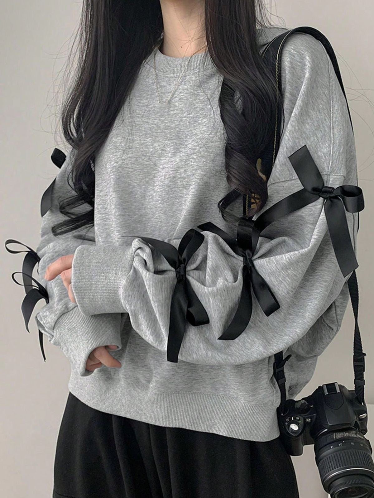 Daisy Bow Grey Sweatshirt