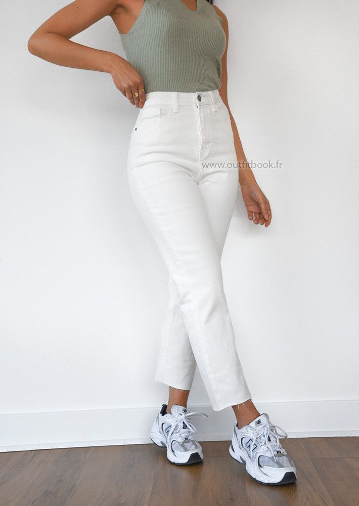 White Mom Fit Jeans